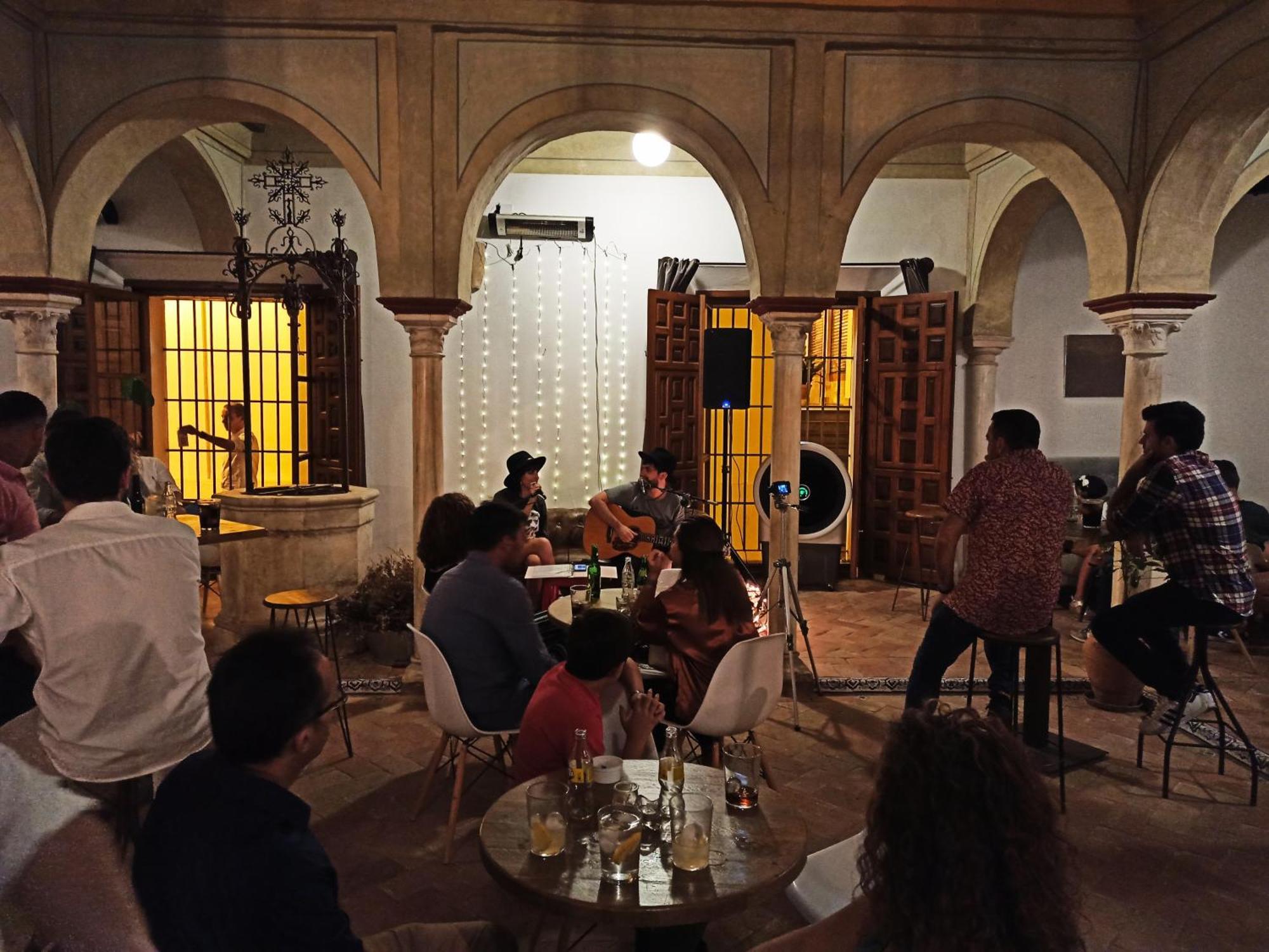 Hostal Cafe Frenteabastos Carmona  Exterior photo