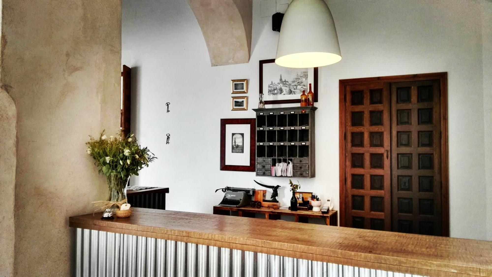Hostal Cafe Frenteabastos Carmona  Exterior photo