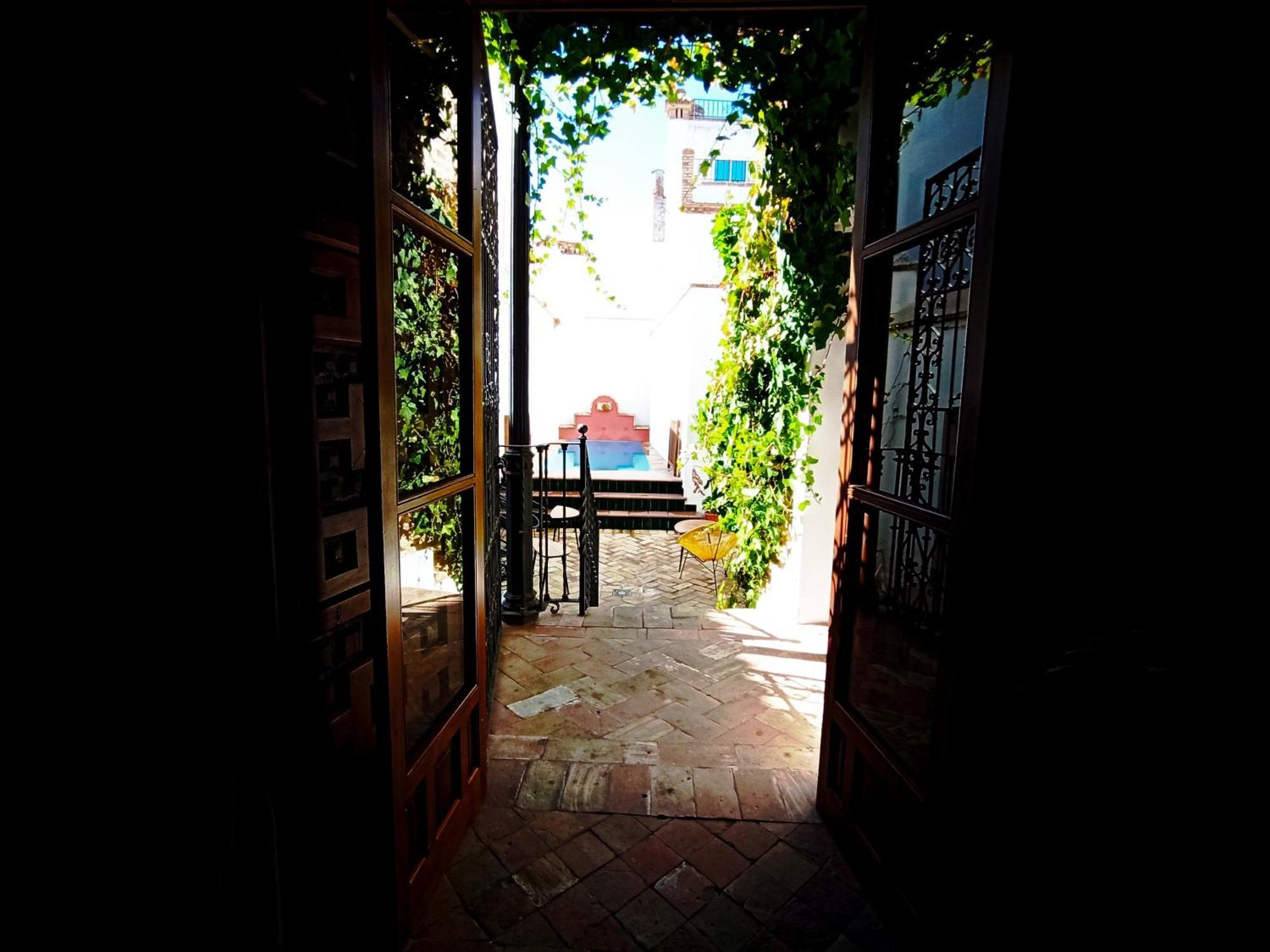 Hostal Cafe Frenteabastos Carmona  Exterior photo