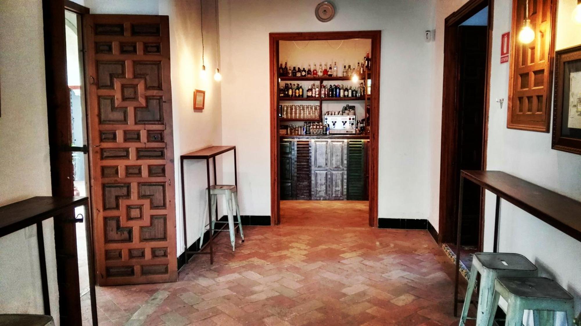 Hostal Cafe Frenteabastos Carmona  Exterior photo
