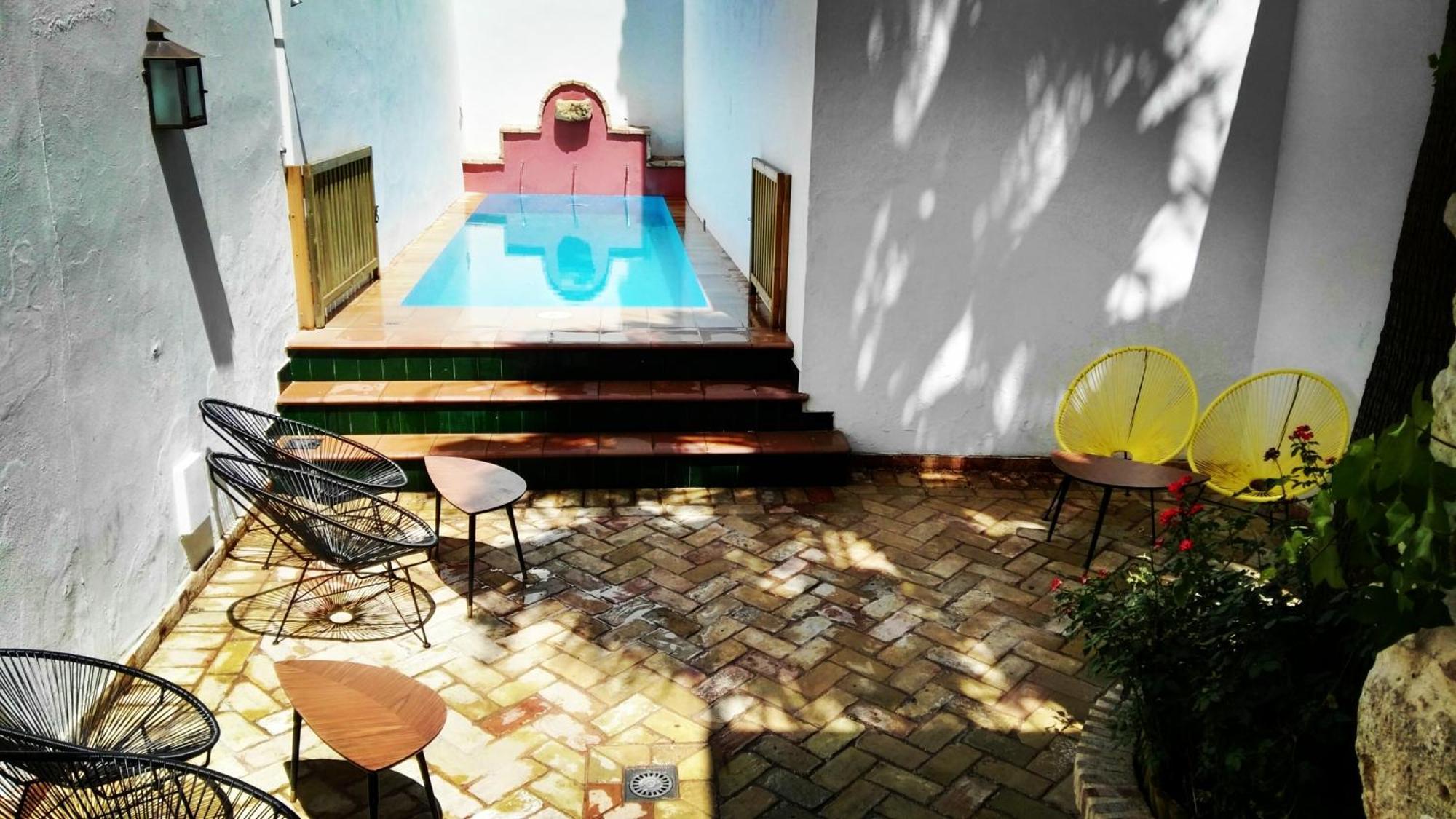 Hostal Cafe Frenteabastos Carmona  Exterior photo