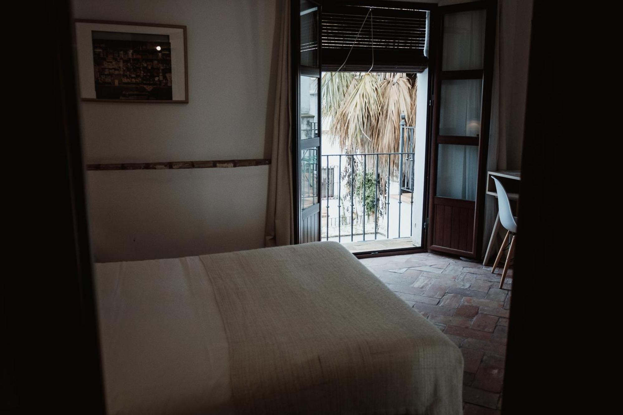 Hostal Cafe Frenteabastos Carmona  Exterior photo