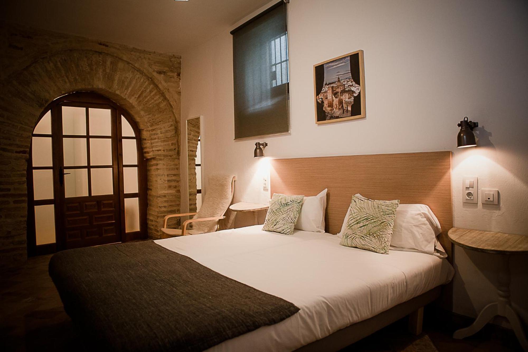 Hostal Cafe Frenteabastos Carmona  Exterior photo